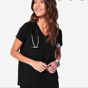 FIGS Cusco Scrub top S